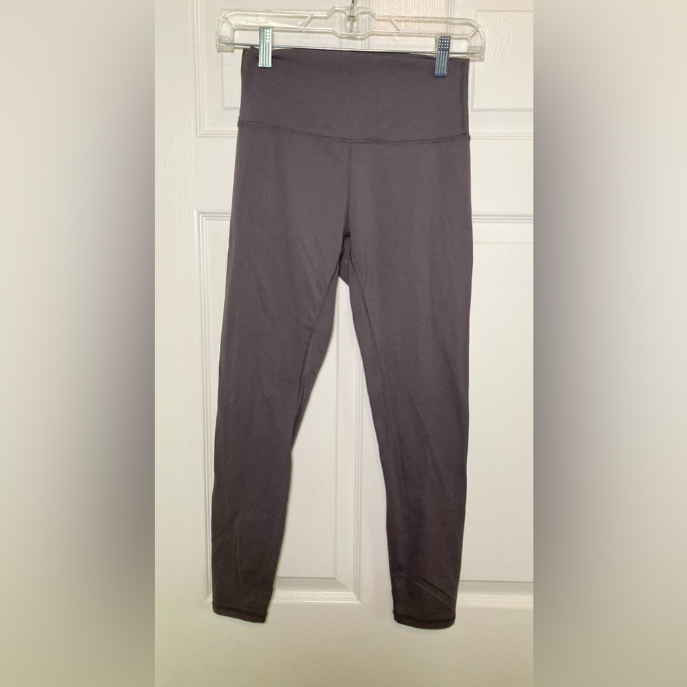Lululemon 🟣 24" Waist Gray Leggings